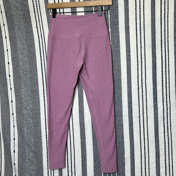 Beyond Yoga Caught in the Midi High Rise Leggings - Picture 2 of 4